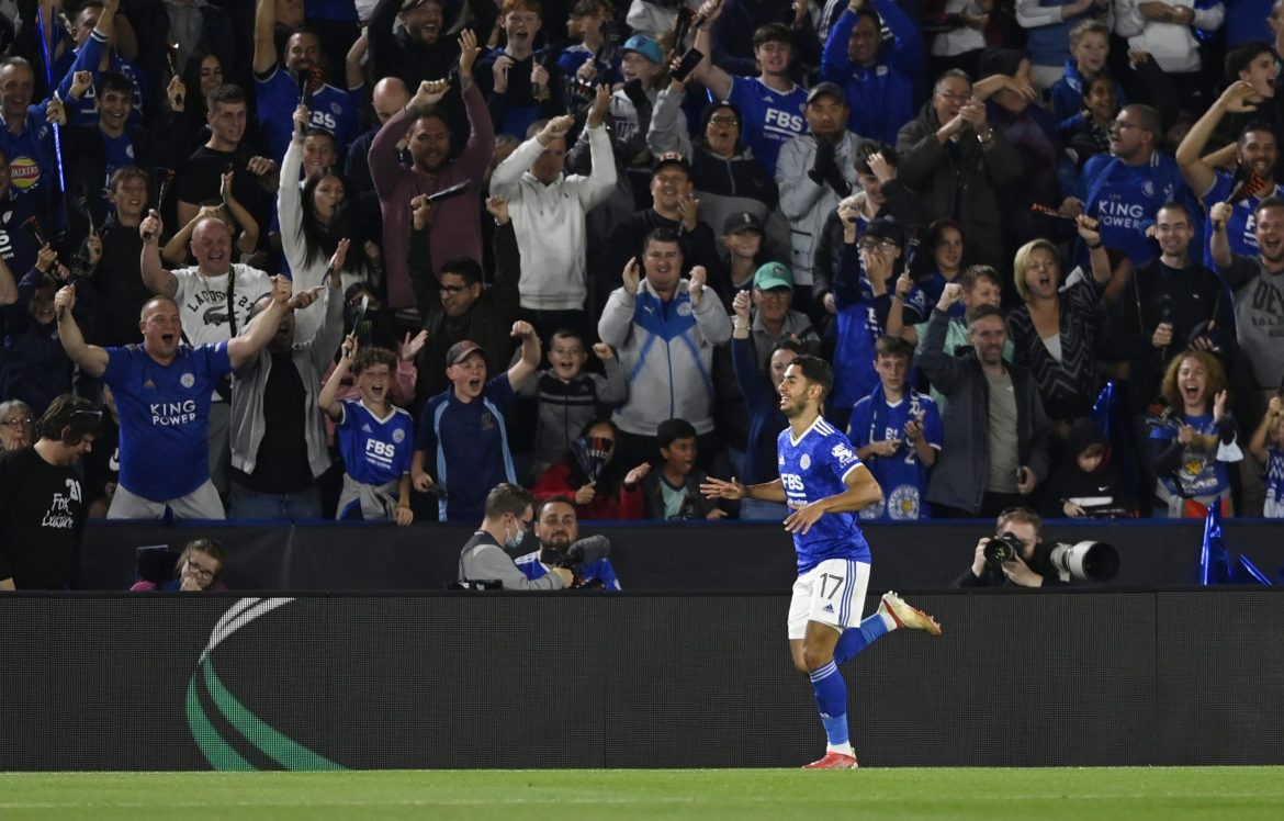 Leicester: Perez refusing to sign new deal